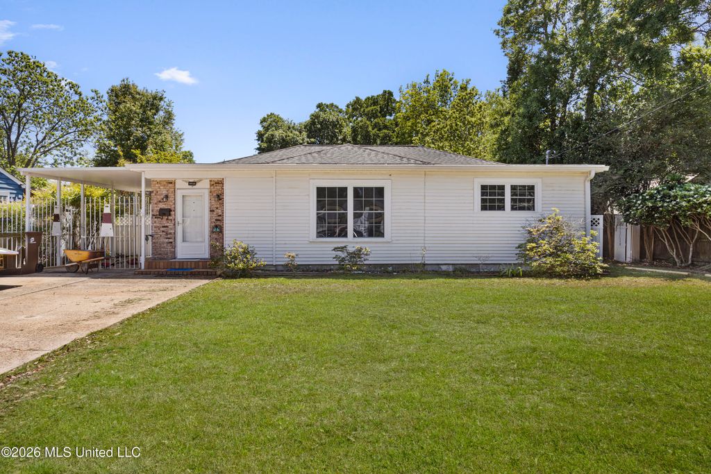 1633 Vine Street, Biloxi, MS 39531