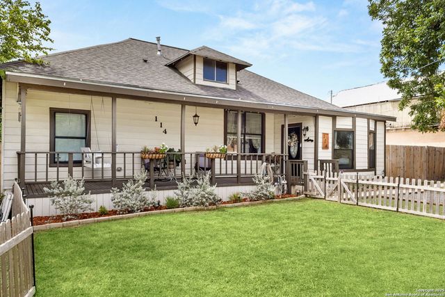 114 Avenue B, Converse, TX 78109