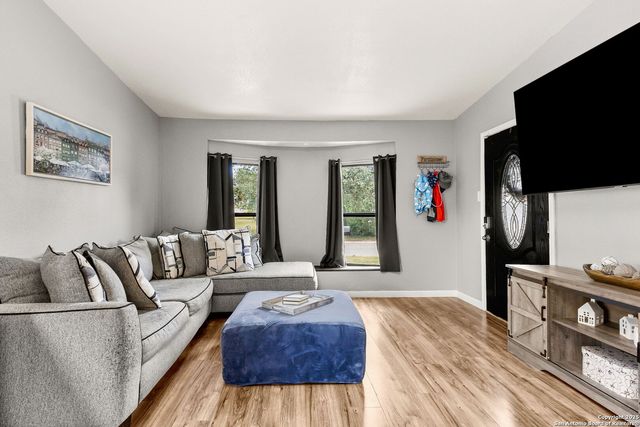 114 Avenue B, Converse, TX 78109