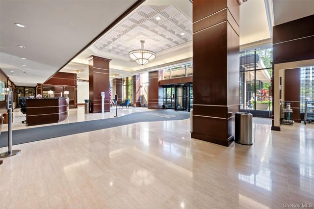 269-10 Grand Central Parkway 8P, Floral Park, NY 11005