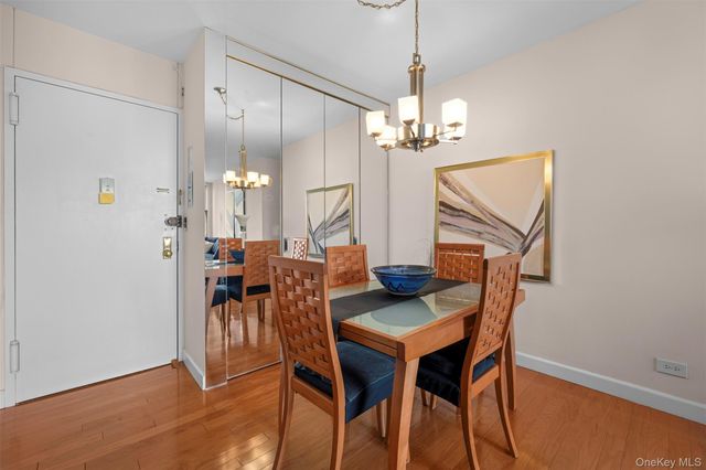 269-10 Grand Central Parkway 8P, Floral Park, NY 11005
