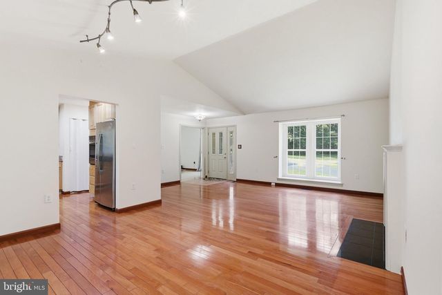 10799 ADARE DR, Fairfax, VA 22032