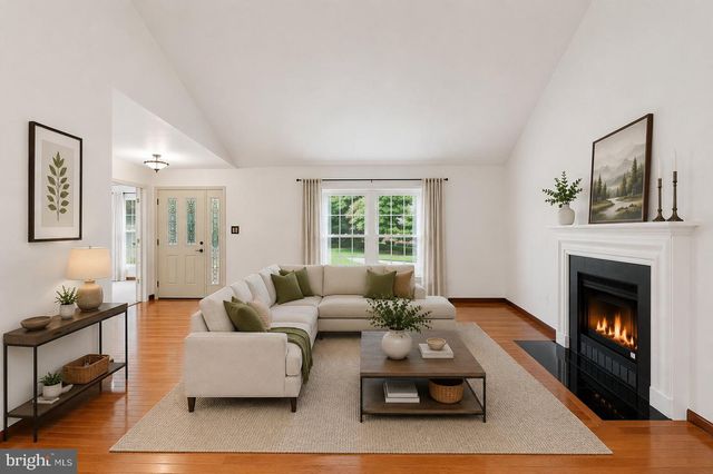 10799 ADARE DR, Fairfax, VA 22032