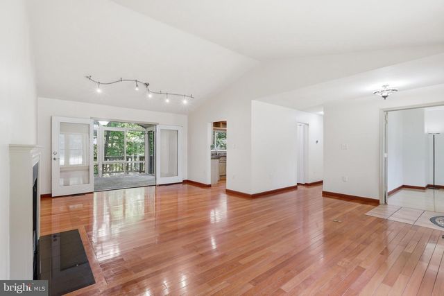 10799 ADARE DR, Fairfax, VA 22032