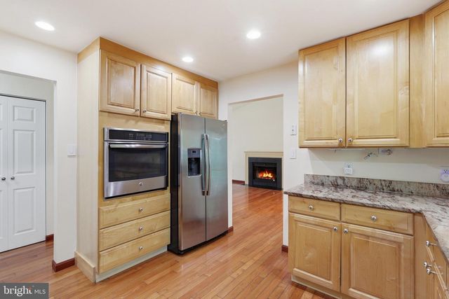 10799 ADARE DR, Fairfax, VA 22032