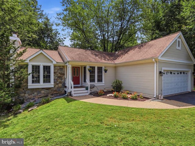 10799 ADARE DR, Fairfax, VA 22032