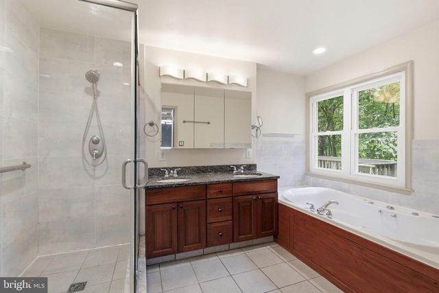 10799 ADARE DR, Fairfax, VA 22032