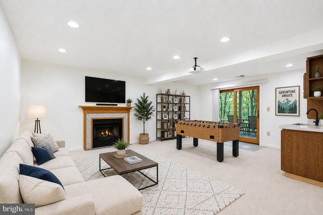10799 ADARE DR, Fairfax, VA 22032