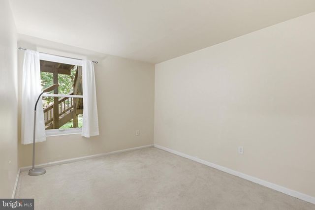10799 ADARE DR, Fairfax, VA 22032