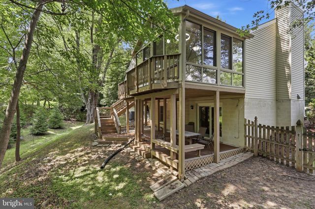 10799 ADARE DR, Fairfax, VA 22032