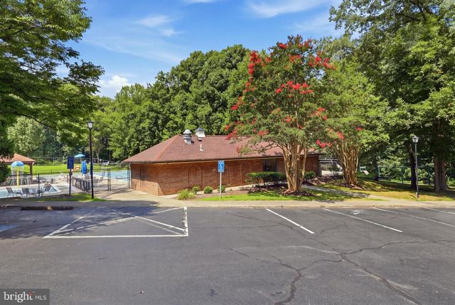 10799 ADARE DR, Fairfax, VA 22032