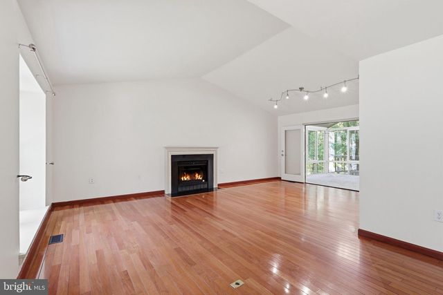 10799 ADARE DR, Fairfax, VA 22032