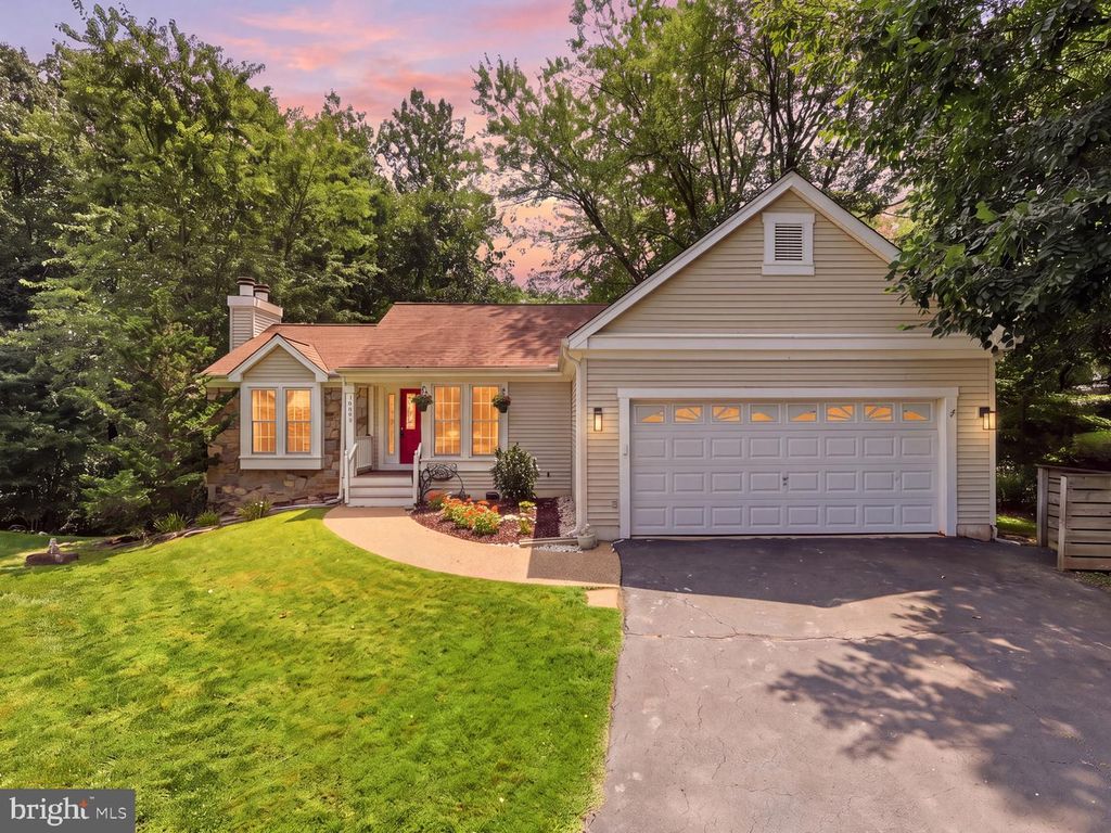 10799 ADARE DR, Fairfax, VA 22032