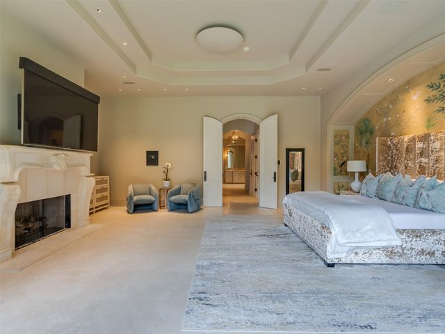11527 Green Oaks Drive, Houston, TX 77024