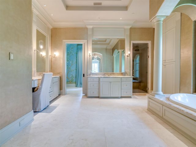 11527 Green Oaks Drive, Houston, TX 77024