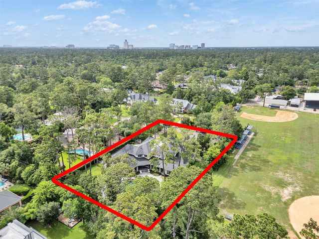 11527 Green Oaks Drive, Houston, TX 77024