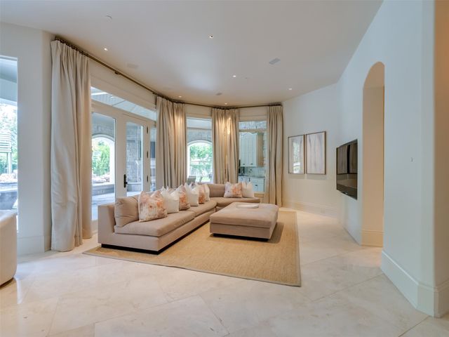 11527 Green Oaks Drive, Houston, TX 77024