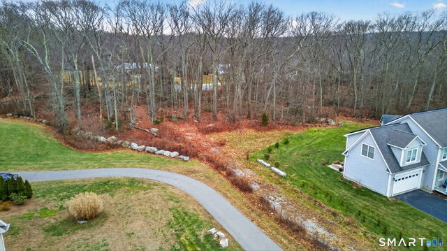 9 Arrowhead Trail, Waterford, CT 06385