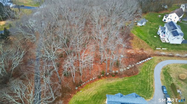 9 Arrowhead Trail, Waterford, CT 06385