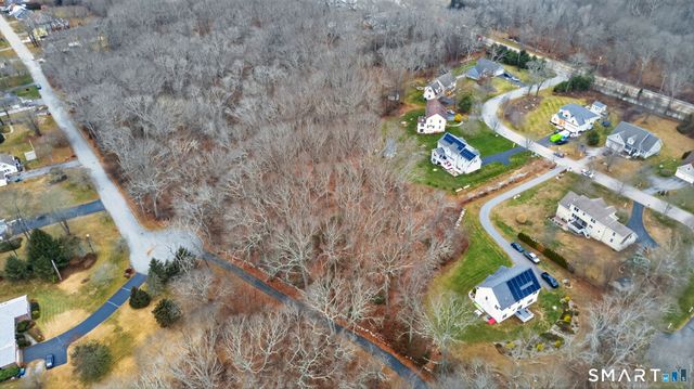 9 Arrowhead Trail, Waterford, CT 06385