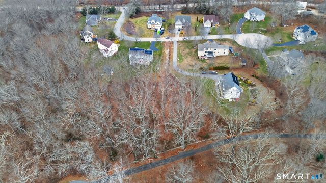 9 Arrowhead Trail, Waterford, CT 06385