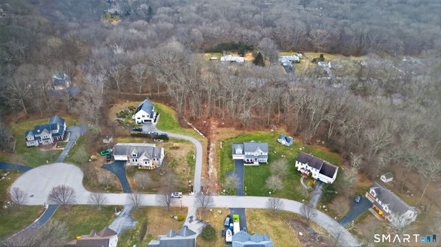 9 Arrowhead Trail, Waterford, CT 06385