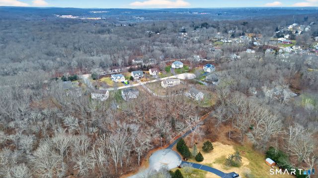 9 Arrowhead Trail, Waterford, CT 06385