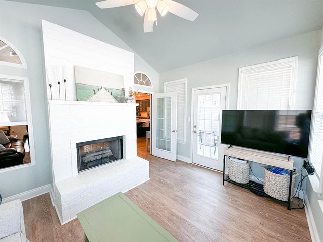 111 Charles Thomas, Searcy, AR 72143