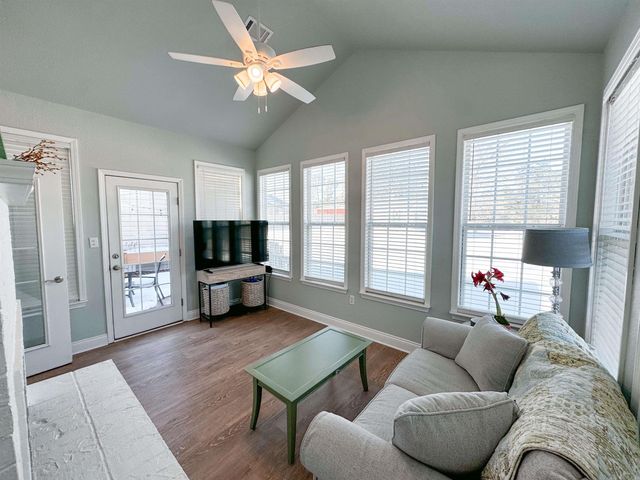 111 Charles Thomas, Searcy, AR 72143