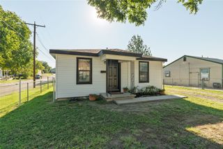 3224 N Hampton Street, Fort Worth, TX 76106