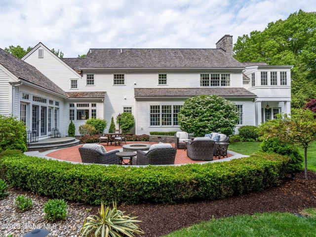 1 W Cobble Hill Road, Colonie, NY 12211