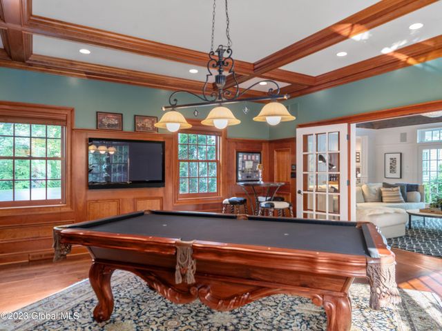 1 W Cobble Hill Road, Colonie, NY 12211