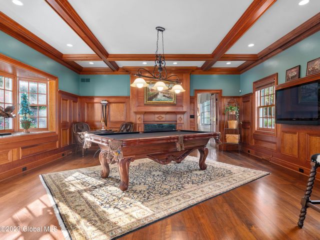 1 W Cobble Hill Road, Colonie, NY 12211