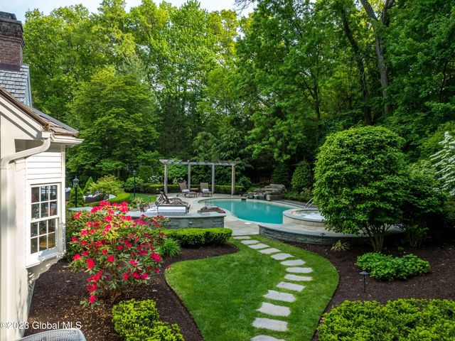 1 W Cobble Hill Road, Colonie, NY 12211