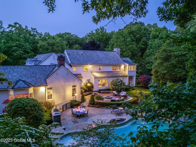 1 W Cobble Hill Road, Colonie, NY 12211