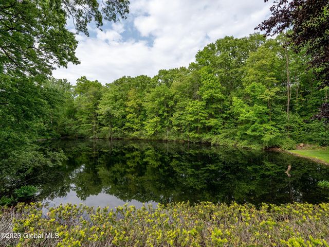1 W Cobble Hill Road, Colonie, NY 12211