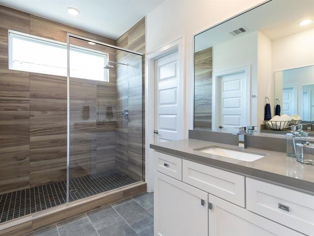 310 Jensen Drive, Houston, TX 77020