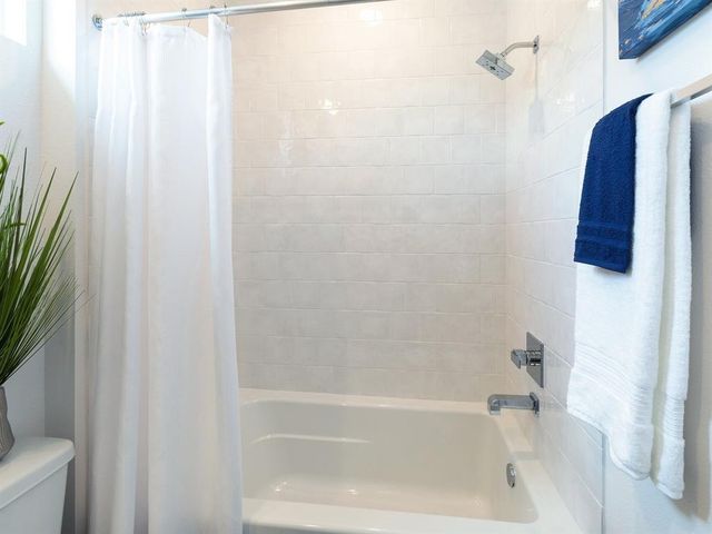 310 Jensen Drive, Houston, TX 77020