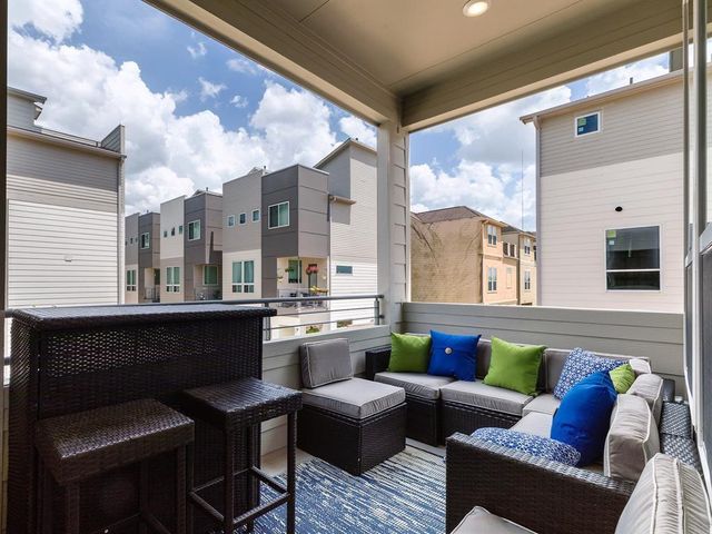 310 Jensen Drive, Houston, TX 77020