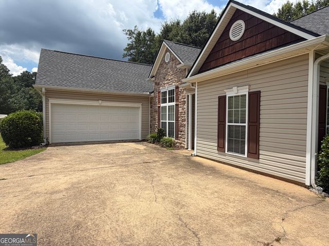 105 Creekside Drive, Lagrange, GA 30240