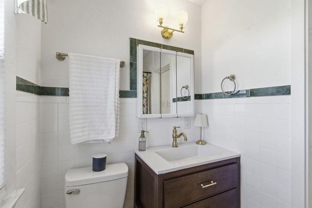 4625 N 74th STREET, Milwaukee, WI 53218