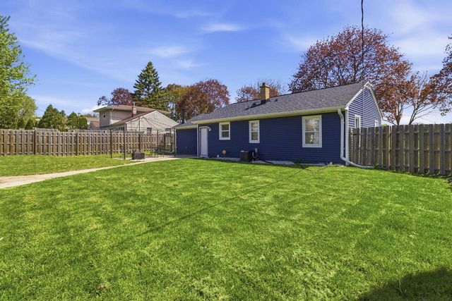 4625 N 74th STREET, Milwaukee, WI 53218