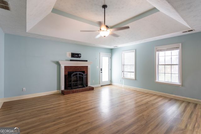 516 Cambridge Way, Loganville, GA 30052