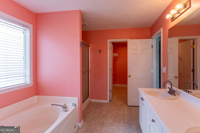 516 Cambridge Way, Loganville, GA 30052