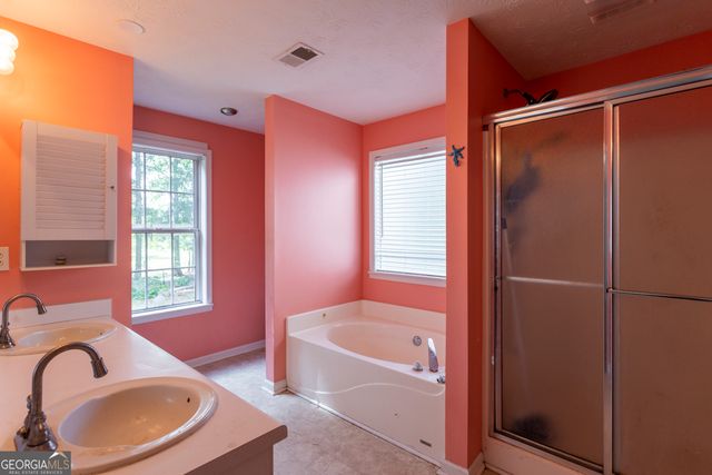 516 Cambridge Way, Loganville, GA 30052