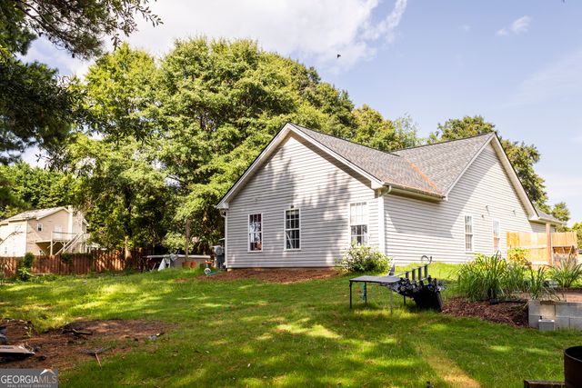 516 Cambridge Way, Loganville, GA 30052