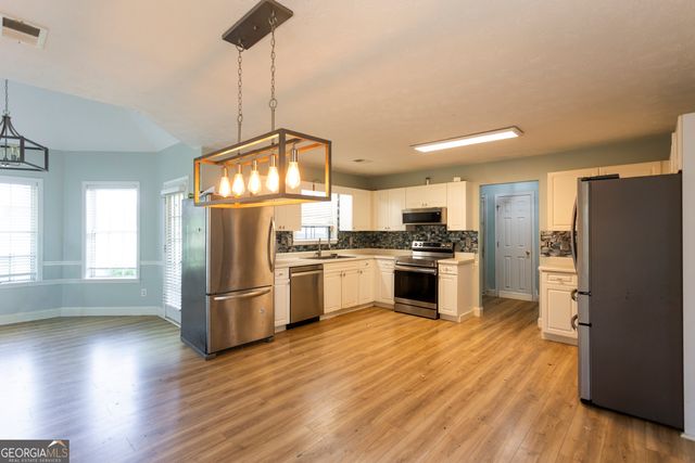 516 Cambridge Way, Loganville, GA 30052