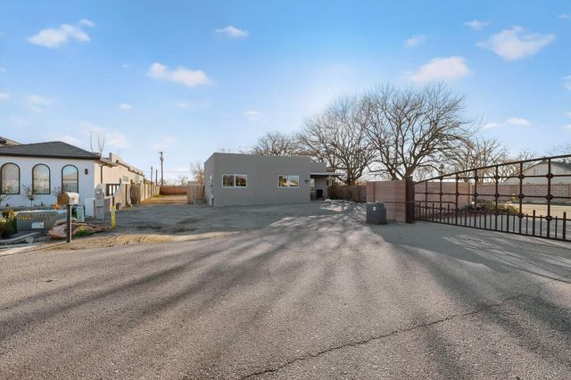 98 Rancho Pequenos Way NW, Albuquerque, NM 87107