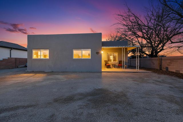 98 Rancho Pequenos Way NW, Albuquerque, NM 87107