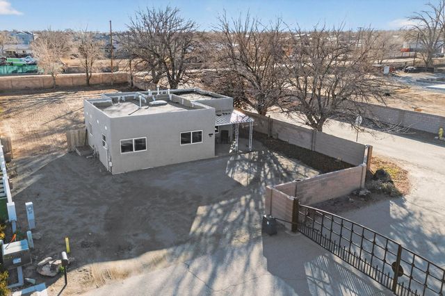 98 Rancho Pequenos Way NW, Albuquerque, NM 87107